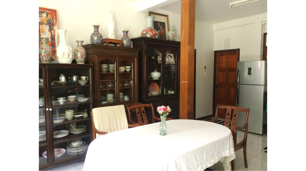 Many Trees Apartment Банкок Екстериор снимка