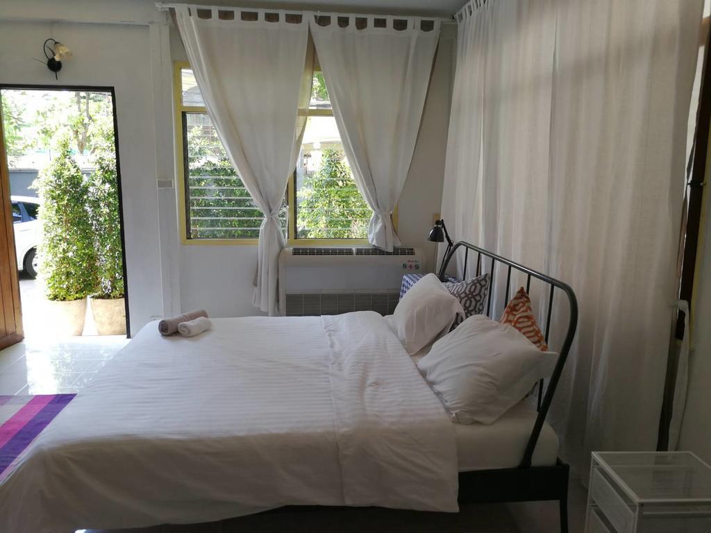 Many Trees Apartment Банкок Екстериор снимка