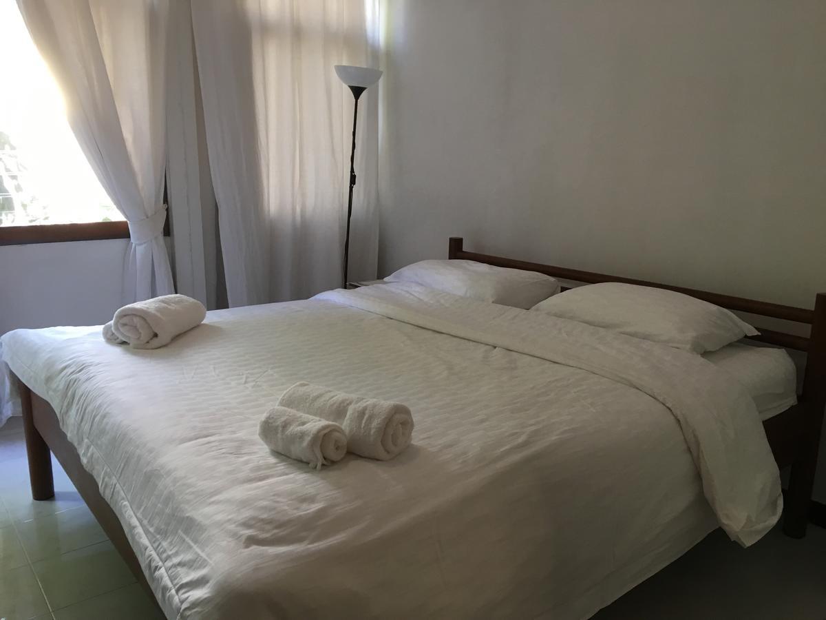 Many Trees Apartment Банкок Екстериор снимка